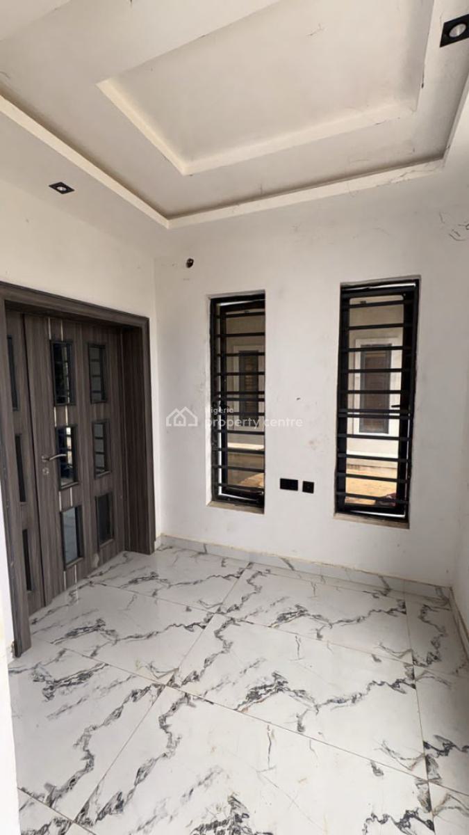 4-bedroom Semi-detached Duplex, Location: Chief Lateef Oyelade, Ringroad Gra,ibadan, Nigeria, Ibadan, Oyo, Semi-detached Duplex for Sale