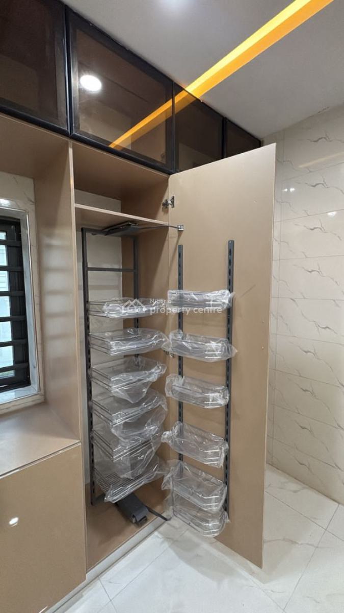 4-bedroom Fully Detached Duplex with a Room Bq, : Oluyole Estate, Ibadan, Oyo, Detached Duplex for Sale