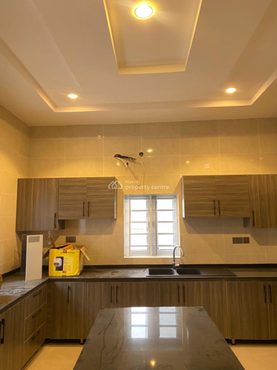 5-bedroom Duplex Built in Form of Terrace., Location:eng Lere Adigun Gra Ibadan, Ibadan, Oyo, Terraced Duplex for Sale