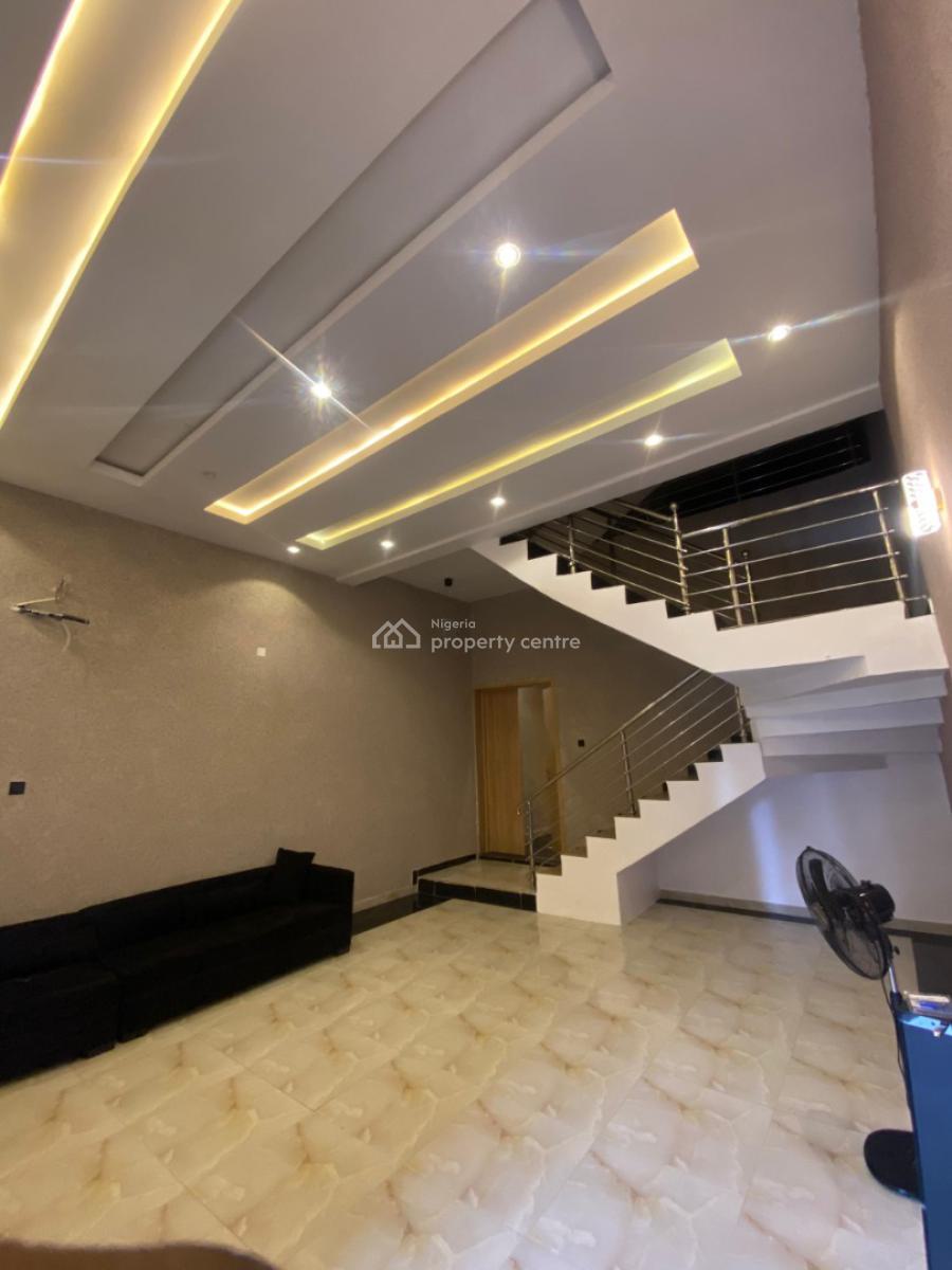 5-bedroom Duplex Built in Form of Terrace., Location:eng Lere Adigun Gra Ibadan, Ibadan, Oyo, Terraced Duplex for Sale
