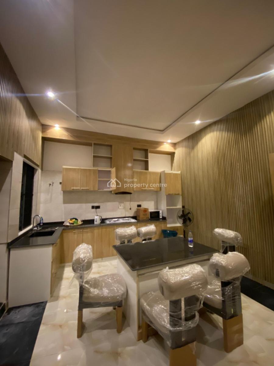 5-bedroom Duplex Built in Form of Terrace., Location:eng Lere Adigun Gra Ibadan, Ibadan, Oyo, Terraced Duplex for Sale