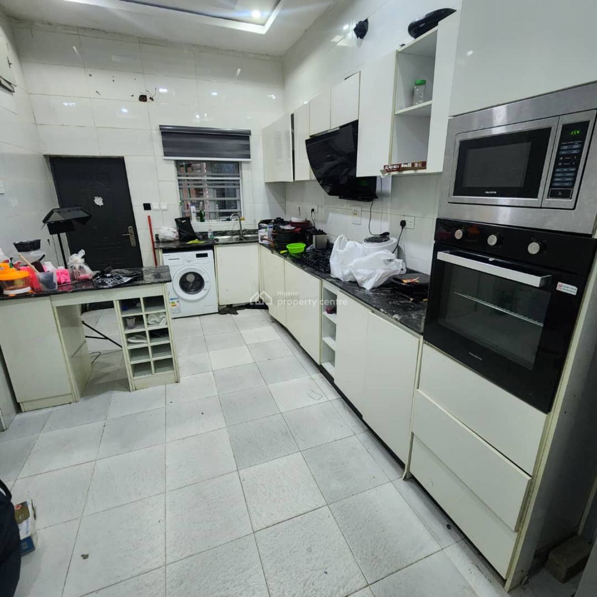 Single Room Upstairs in a Very Secured Estate Comes with a Very Spacious, Ikota, Lekki, Lagos, Self Contain (single Rooms) for Rent