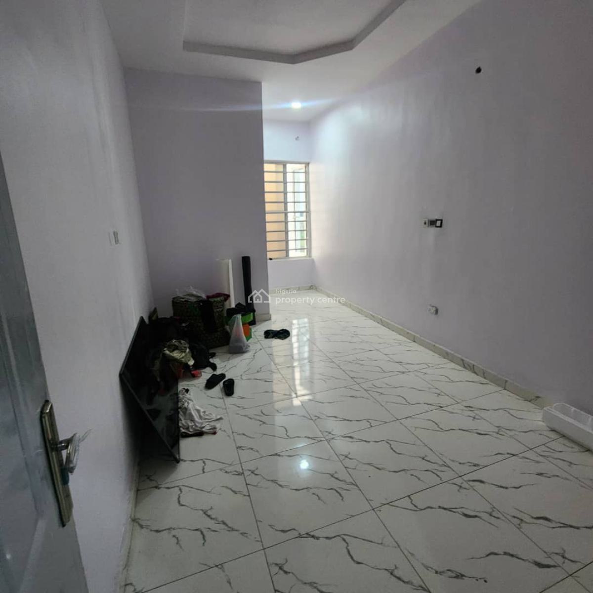 Single Room Upstairs in a Very Secured Estate Comes with a Very Spacious, Ikota, Lekki, Lagos, Self Contain (single Rooms) for Rent