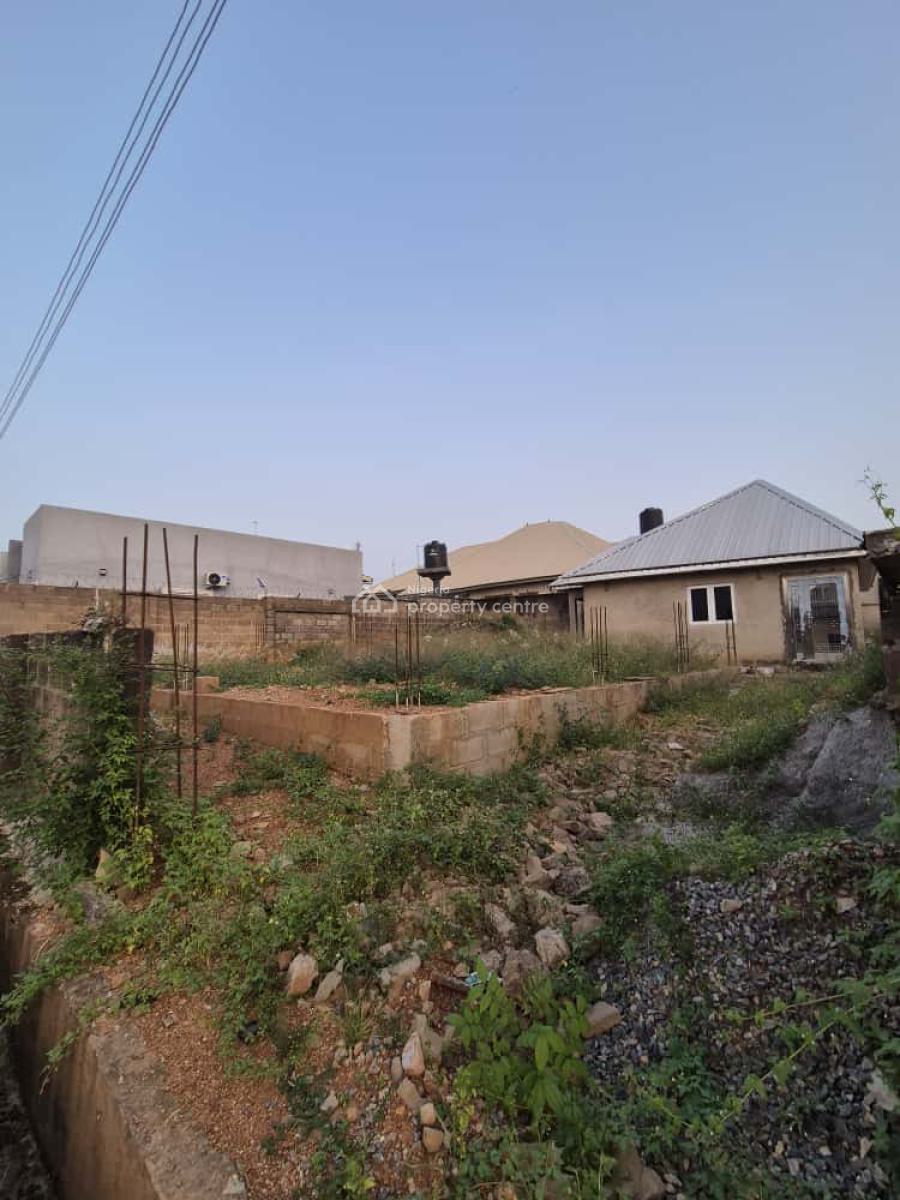 Existing Structure: Room and Parlour Self-contain, Ikolaba, Federal Housing Estate, Ibadan, Oyo, Residential Land for Sale