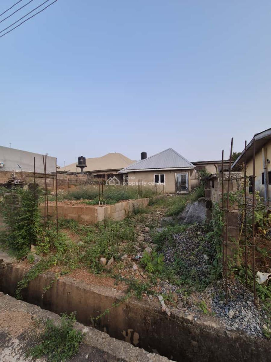 Existing Structure: Room and Parlour Self-contain, Ikolaba, Federal Housing Estate, Ibadan, Oyo, Residential Land for Sale