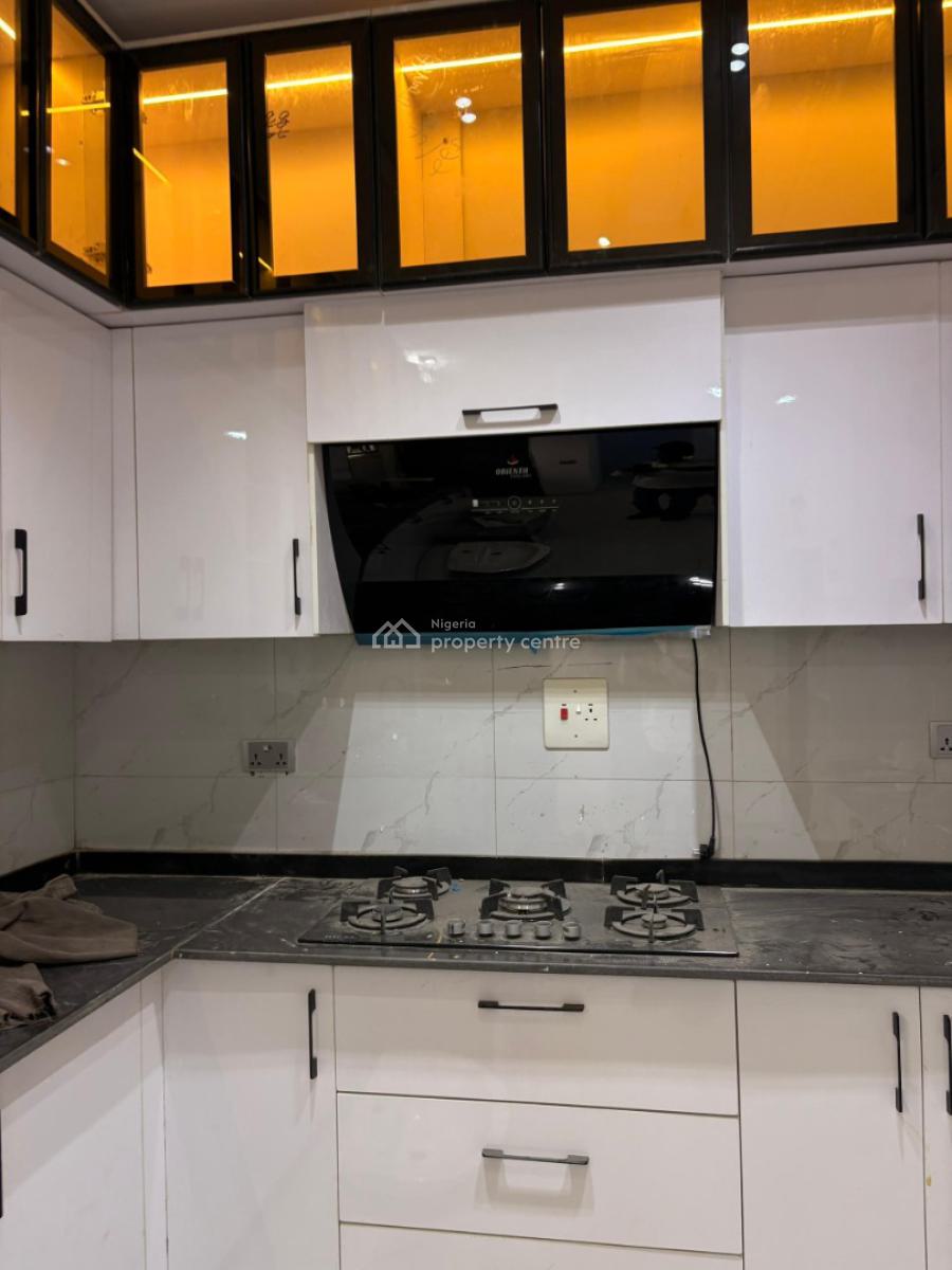 Fully Detached 4-bedroom Duplex with 1 Room Bq, Alalubosa Gra, Ibadan, Oyo, Detached Duplex for Sale