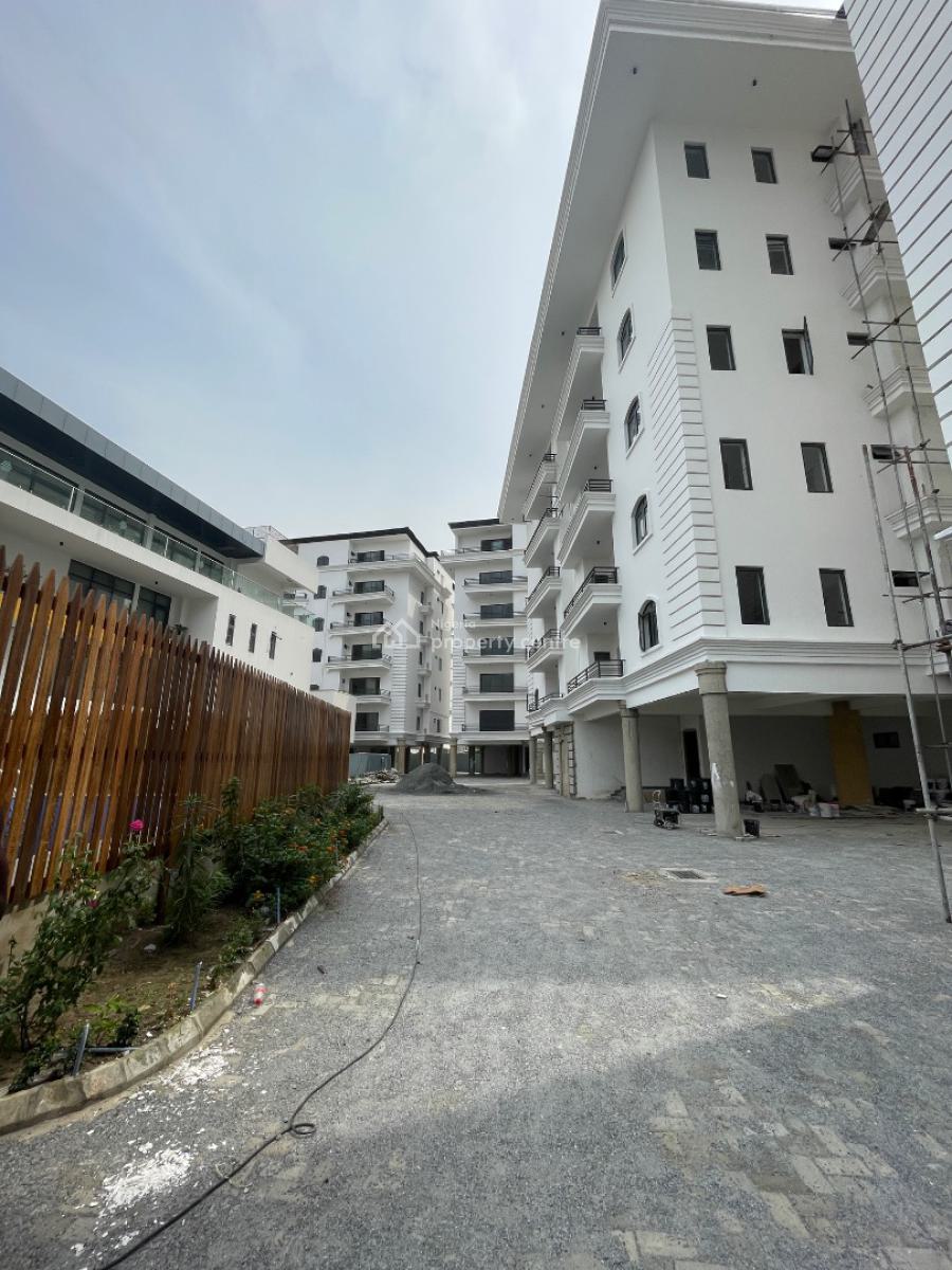 Lovely 3 Bedroom Penthouse with Pool and Elevator, Lekki Phase 1, Lekki, Lagos, Flat / Apartment for Sale