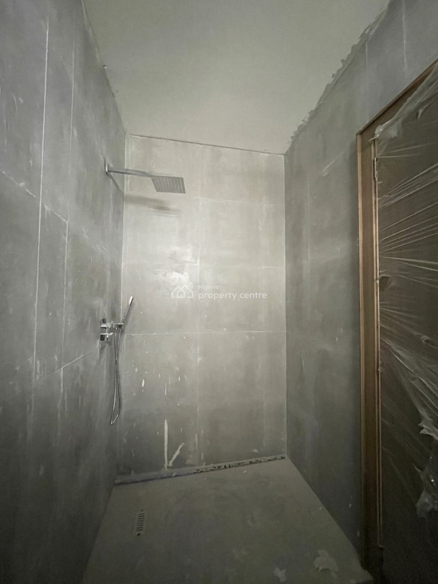 Lovely 3 Bedroom Penthouse with Pool and Elevator, Lekki Phase 1, Lekki, Lagos, Flat / Apartment for Sale