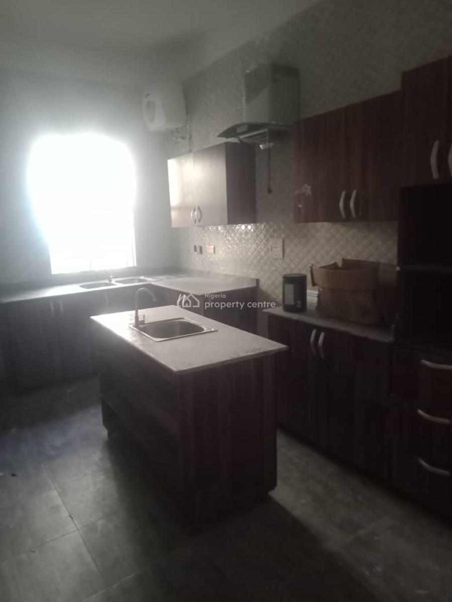 3 Bedroom Flat Upstairs, Salem, Lekki, Lagos, Flat / Apartment for Sale