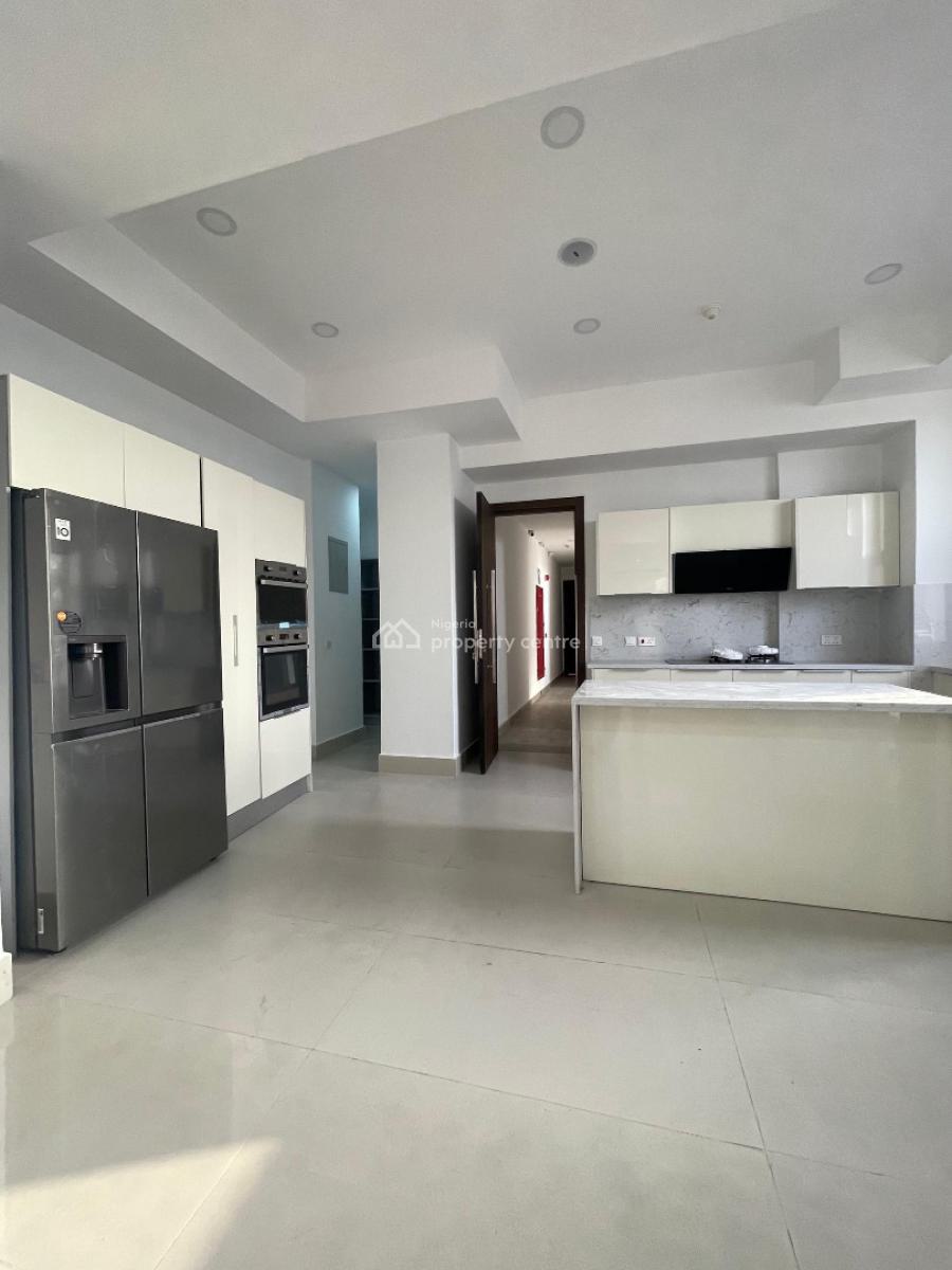 Luxurious 3 Bedroom Penthouse with Bq,  Pool, Gym and Elevator, Lekki Phase 1, Lekki Phase 1, Lekki, Lagos, Block of Flats for Sale