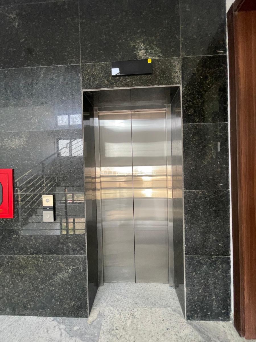 Luxurious 3 Bedroom Penthouse with Bq,  Pool, Gym and Elevator, Lekki Phase 1, Lekki Phase 1, Lekki, Lagos, Block of Flats for Sale