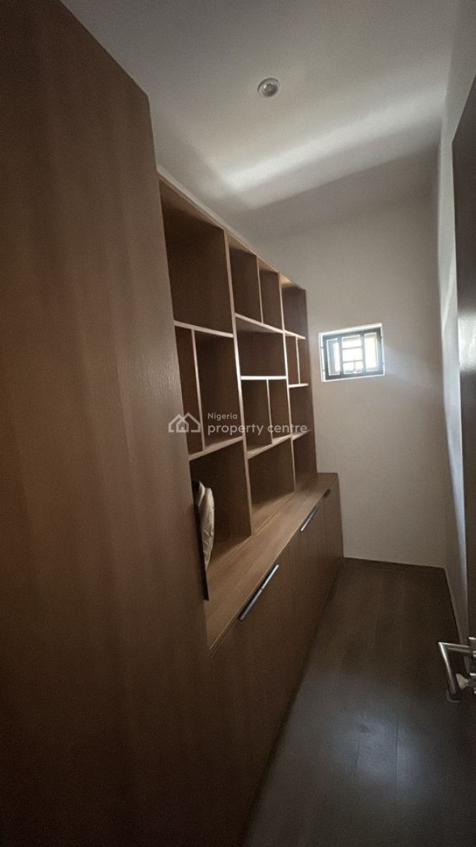 Fully Detached 5 Bedroom Duplex with Basement and Elevator, Kolapo Ishola Gra., Ibadan, Oyo, House for Sale