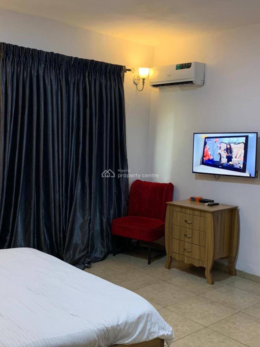 Luxury 2/3 Bedroom Apartment with Ps5 & Snooker Board, Ikate, Lekki, Lagos, Flat / Apartment Short Let