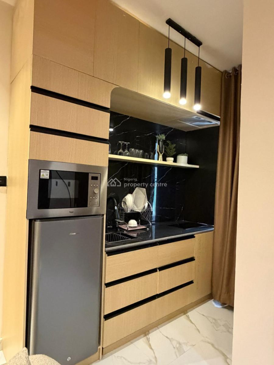 Brand New Luxury & Spacious Studio Apartment with Ps5 and Bathtub, Lekki Phase 1, Lekki, Lagos, Flat / Apartment Short Let