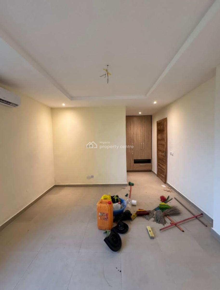 2 Bedroom Apartment, Lekki Phase 1, Lekki, Lagos, Flat / Apartment for Sale