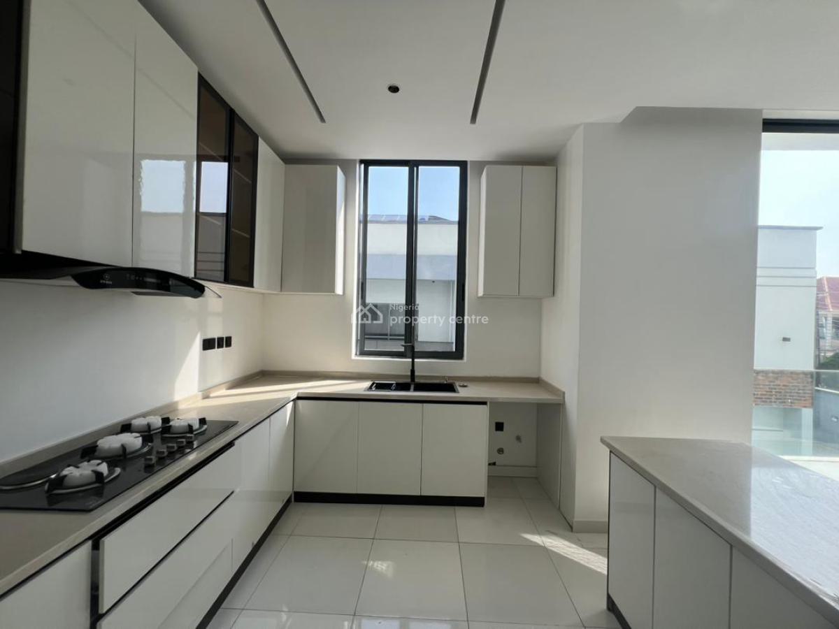 2 Bedroom Apartment, Right Hand Side, Lekki Phase 1, Lekki, Lagos, Flat / Apartment for Sale