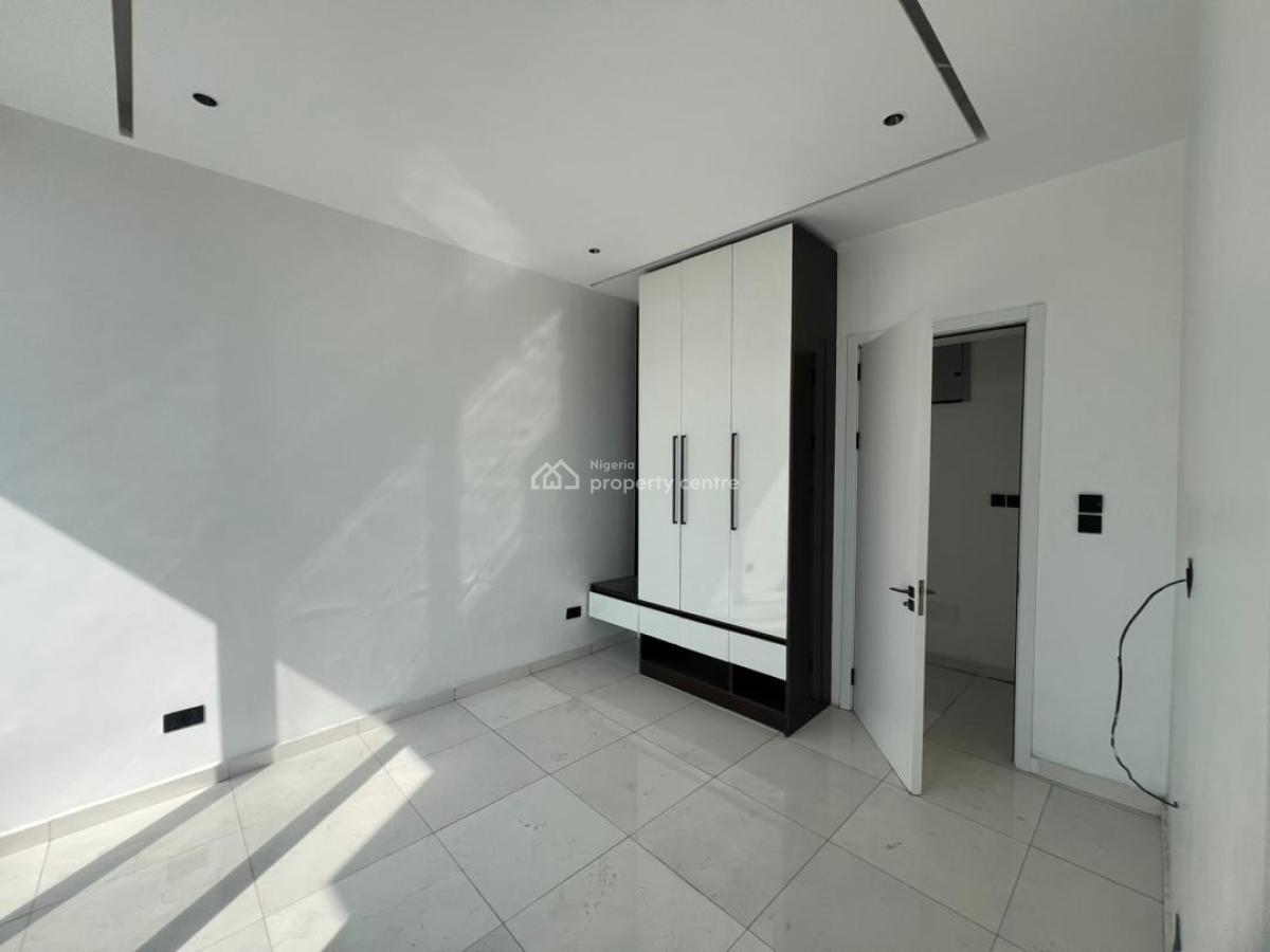 2 Bedroom Apartment, Right Hand Side, Lekki Phase 1, Lekki, Lagos, Flat / Apartment for Sale