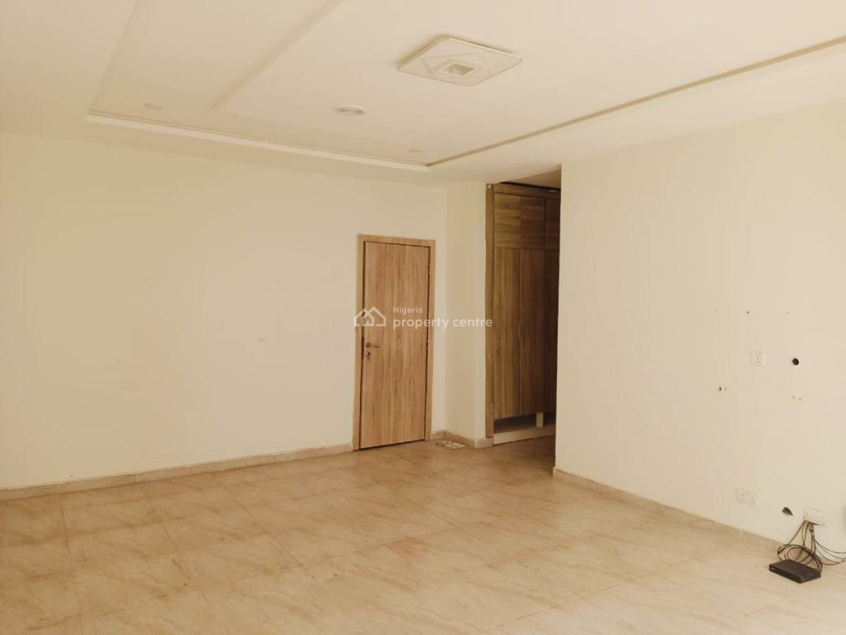 Distress Deal! Well Built 3 Bedroom Terrace Duplex with Bq, Nike Art Gallery Road, Ikate, Lekki, Lagos, Terraced Duplex for Sale