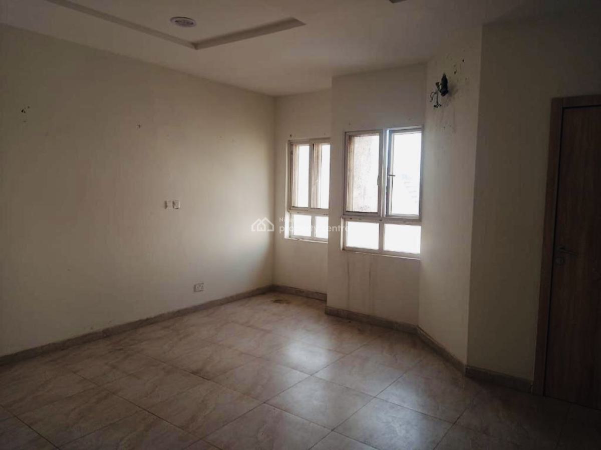 Distress Deal! Well Built 3 Bedroom Terrace Duplex with Bq, Nike Art Gallery Road, Ikate, Lekki, Lagos, Terraced Duplex for Sale