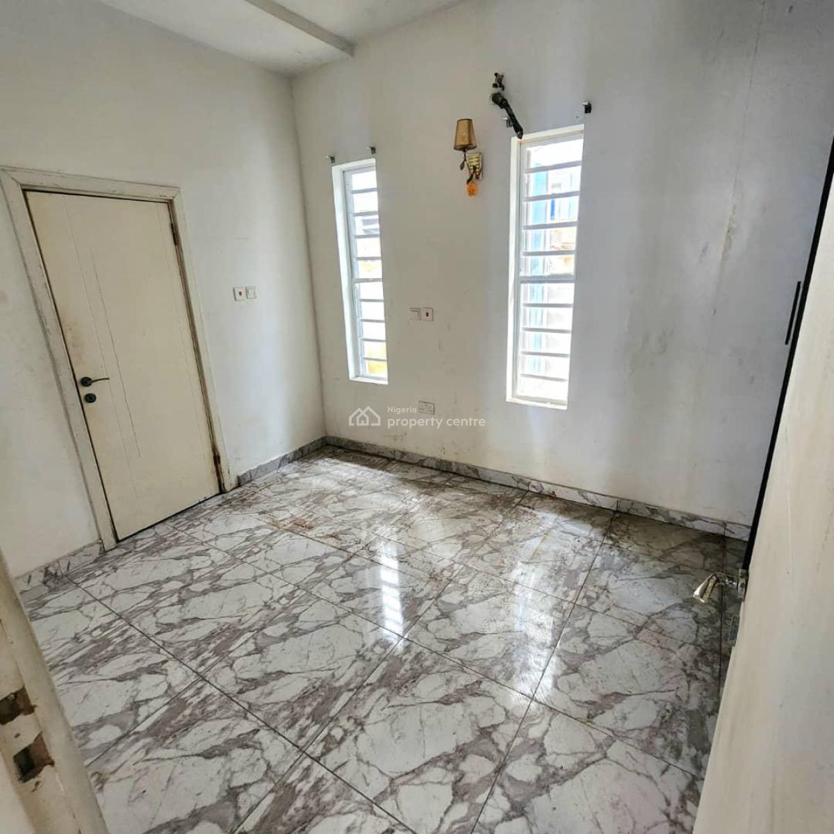 Fully Renovated Single Room, Ikota, Lekki Expressway, Lekki, Lagos, Flat / Apartment for Rent