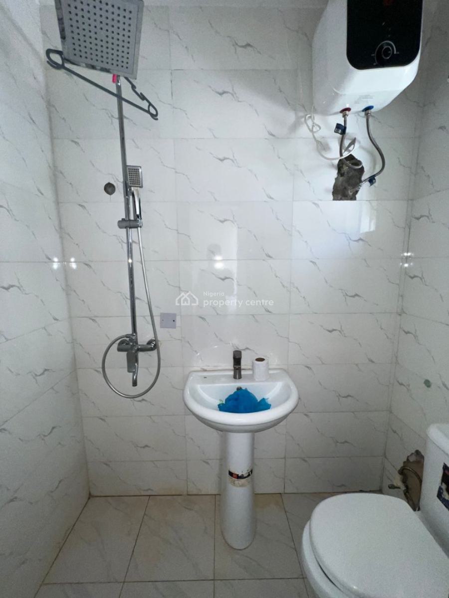 Luxury 2 Bedroom Apartment Upstairs, Ikate, Lekki, Lagos, Flat / Apartment for Rent