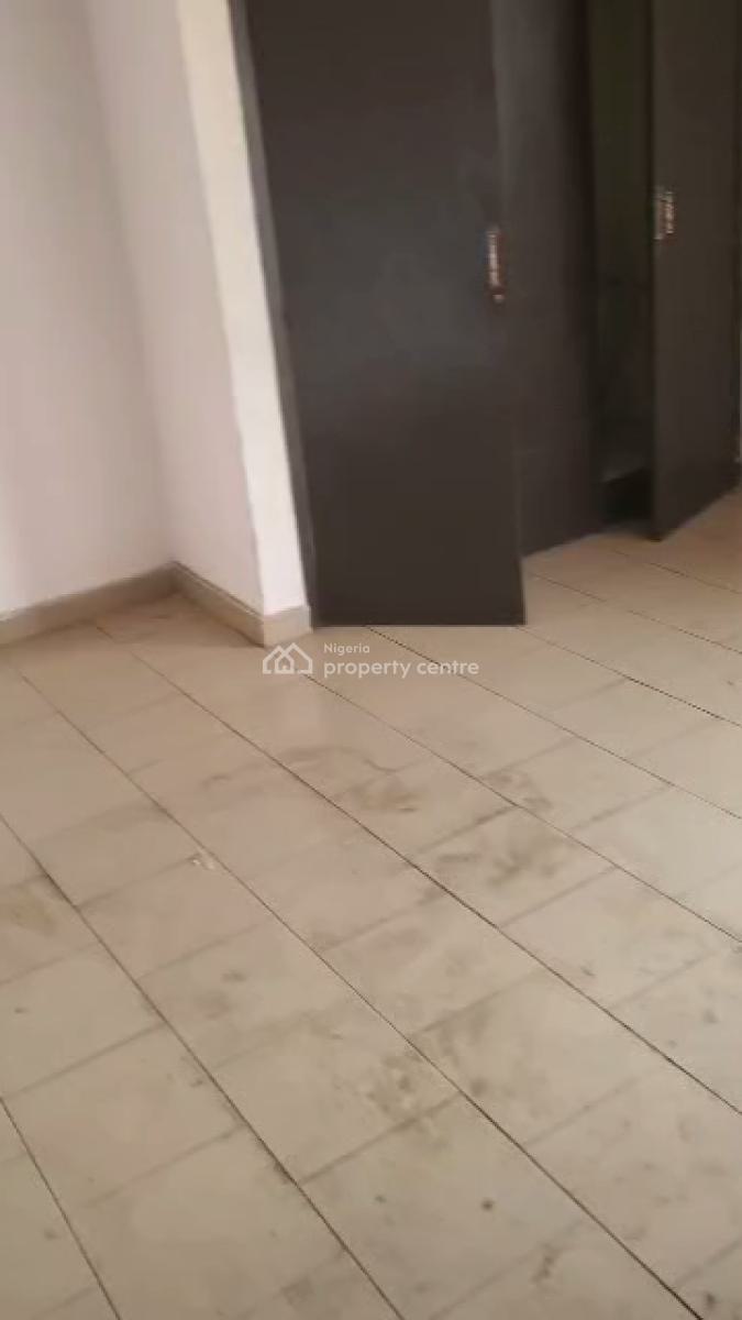 Spacious 2 Bedroom Apartment (upstairs), Off Toyin Street, Ikeja, Lagos, Flat / Apartment for Rent