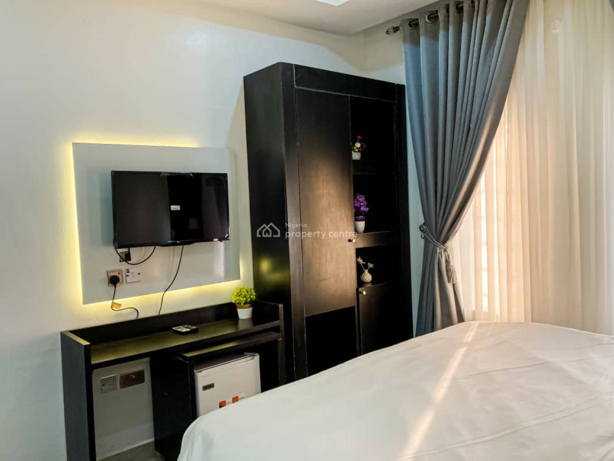 Exquisite Furnished 2 Bedroom Apartment, Admiralty Way, Lekki Phase 1, Lekki, Lagos, Flat / Apartment Short Let