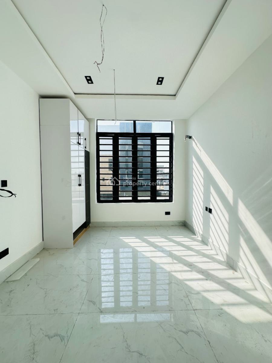 Beautifully Carved 2 Bedroom Apartment with Elevator, Lekki Phase 1, Lekki, Lagos, Flat / Apartment for Sale