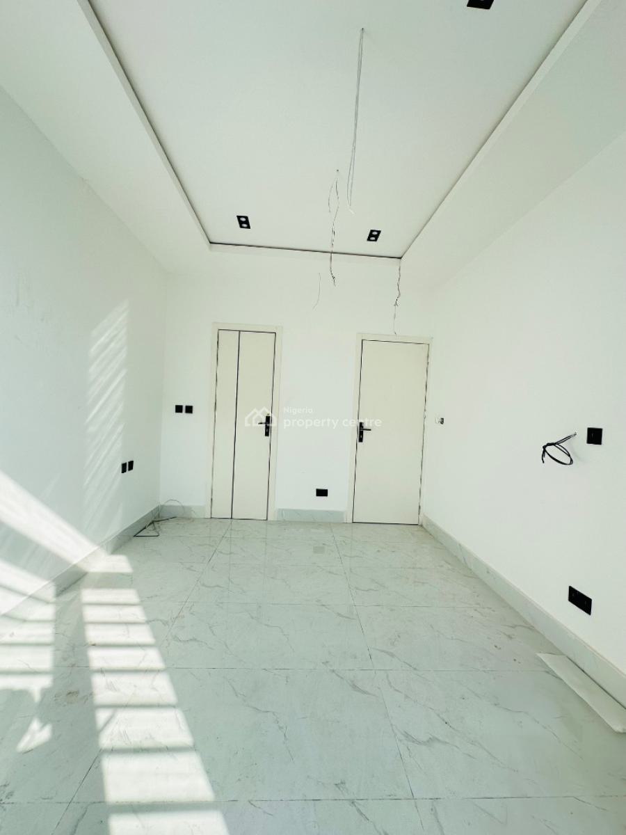 Beautifully Carved 2 Bedroom Apartment with Elevator, Lekki Phase 1, Lekki, Lagos, Flat / Apartment for Sale