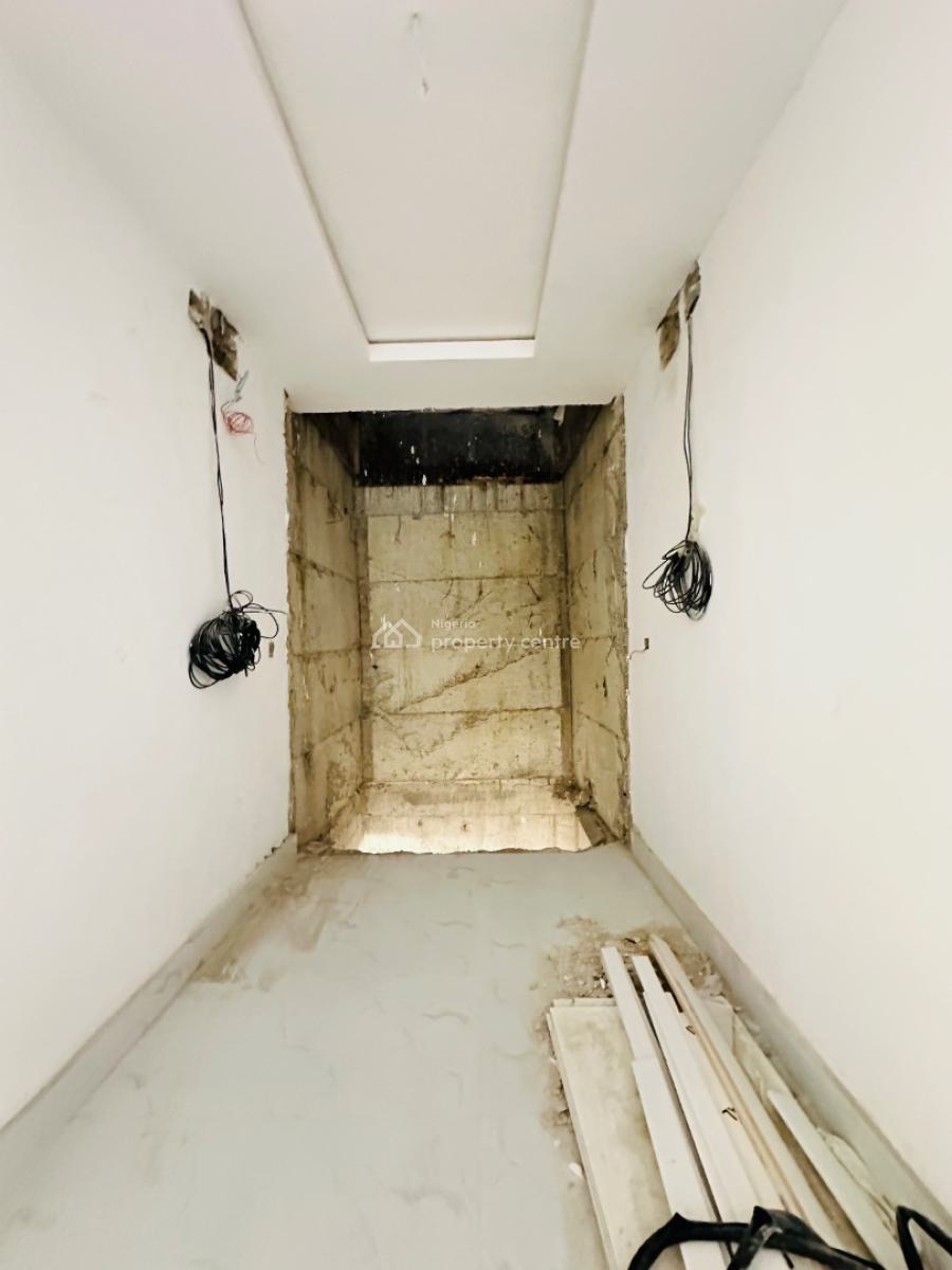 Beautifully Carved 2 Bedroom Apartment with Elevator, Lekki Phase 1, Lekki, Lagos, Flat / Apartment for Sale