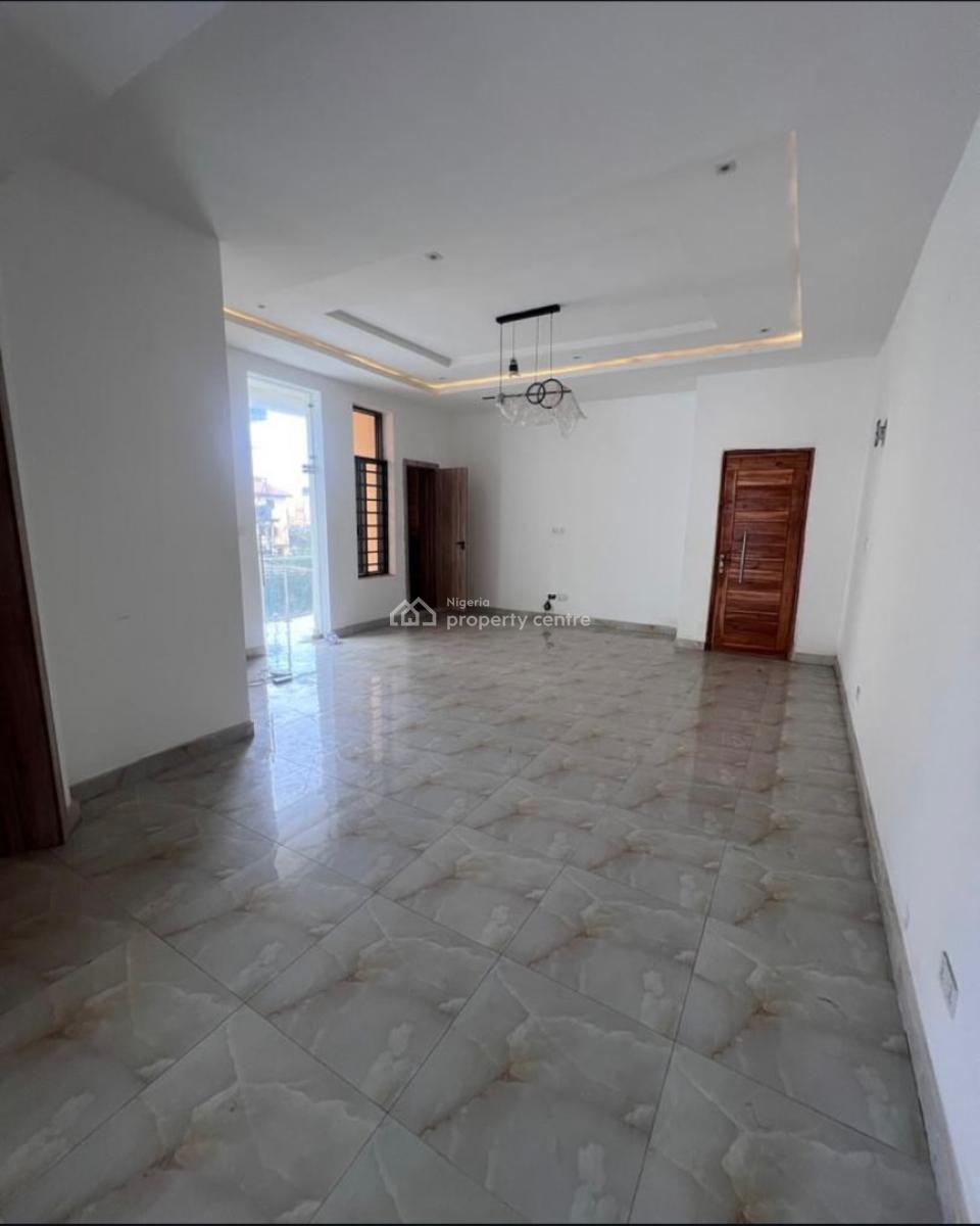 Well Built  2bedroom Apartment in Lekki in a Serviced Estate, Lekki, Lagos, Flat / Apartment for Sale