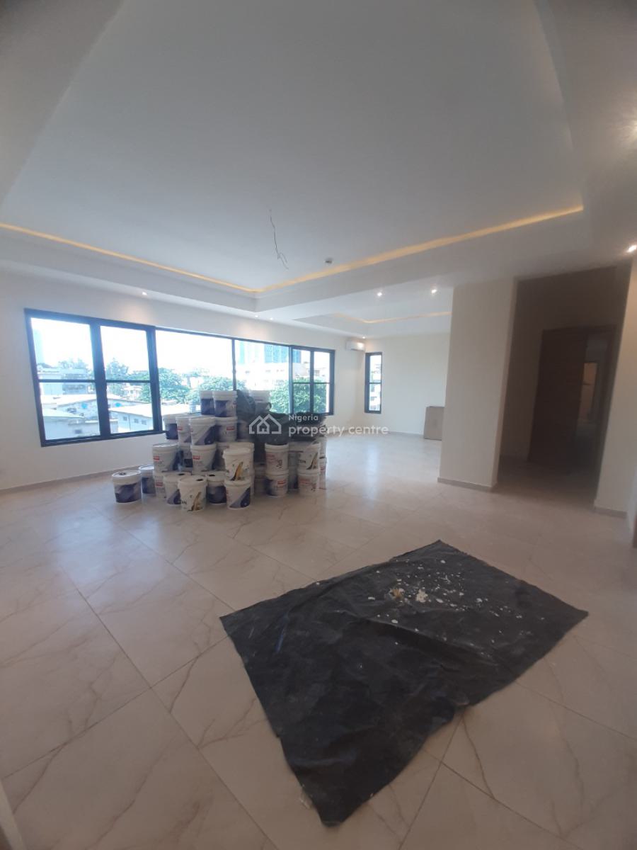Newly Built and Serviced with 24/7 Power Supply 3 Bedroom En-suite Flat, Victoria Island (vi), Lagos, Flat / Apartment for Sale