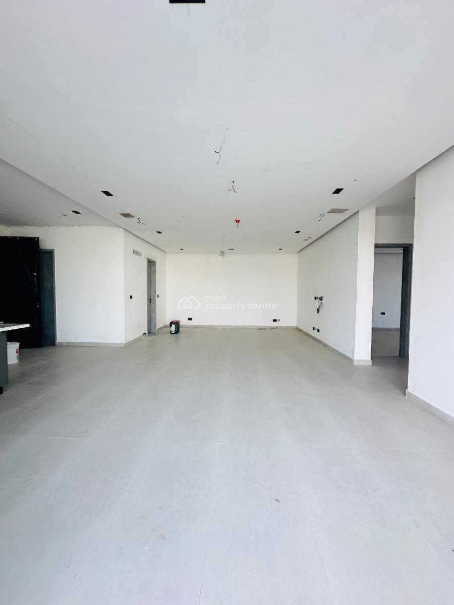 Spaciously Built 2 Bedroom Apartment with Pool, Gym & Elevator, Lekki Phase 1, Lekki, Lagos, Flat / Apartment for Sale