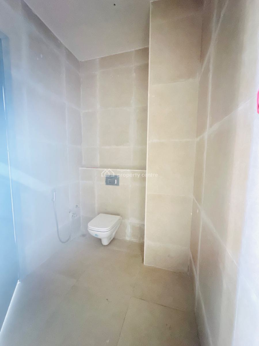 Spaciously Built 2 Bedroom Apartment with Pool, Gym & Elevator, Lekki Phase 1, Lekki, Lagos, Flat / Apartment for Sale