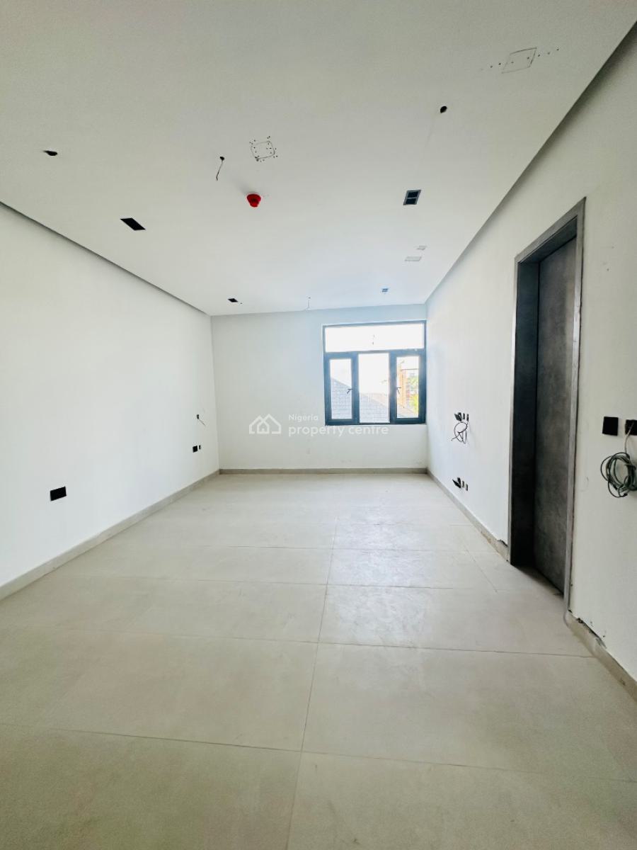 Spaciously Built 2 Bedroom Apartment with Pool, Gym & Elevator, Lekki Phase 1, Lekki, Lagos, Flat / Apartment for Sale