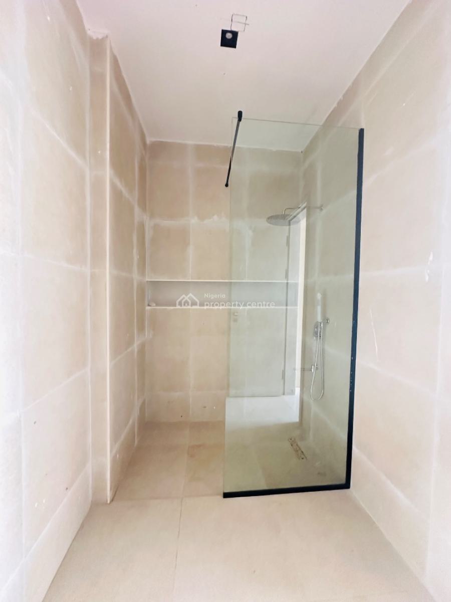 Spaciously Built 2 Bedroom Apartment with Pool, Gym & Elevator, Lekki Phase 1, Lekki, Lagos, Flat / Apartment for Sale