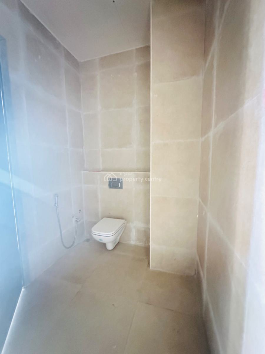 Spaciously Built 2 Bedroom Apartment with Pool, Gym & Elevator, Lekki Phase 1, Lekki, Lagos, Flat / Apartment for Sale