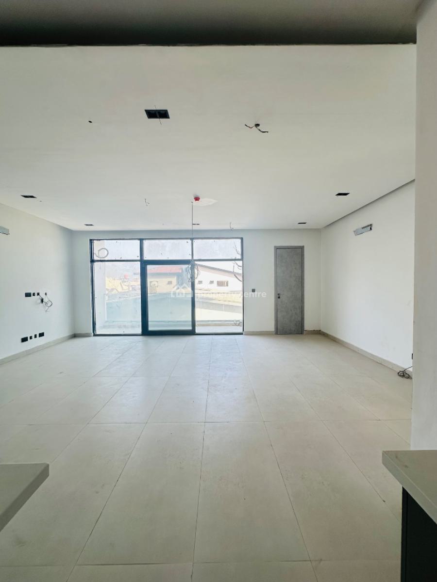 Spaciously Built 3 Bedroom Apartment with Pool, Gym & Elevator, Lekki Phase 1, Lekki, Lagos, Flat / Apartment for Sale