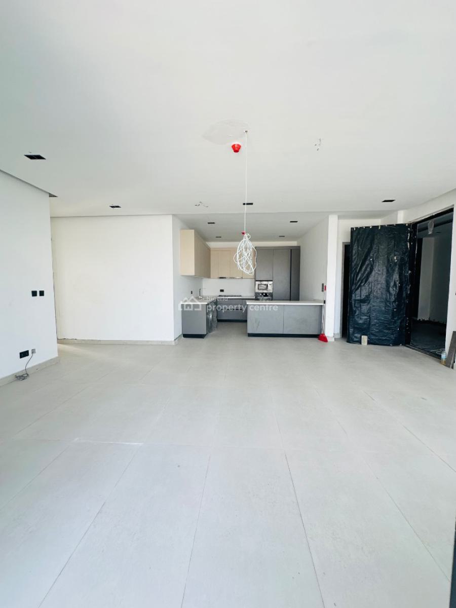 Spaciously Built 3 Bedroom Apartment with Pool, Gym & Elevator, Lekki Phase 1, Lekki, Lagos, Flat / Apartment for Sale