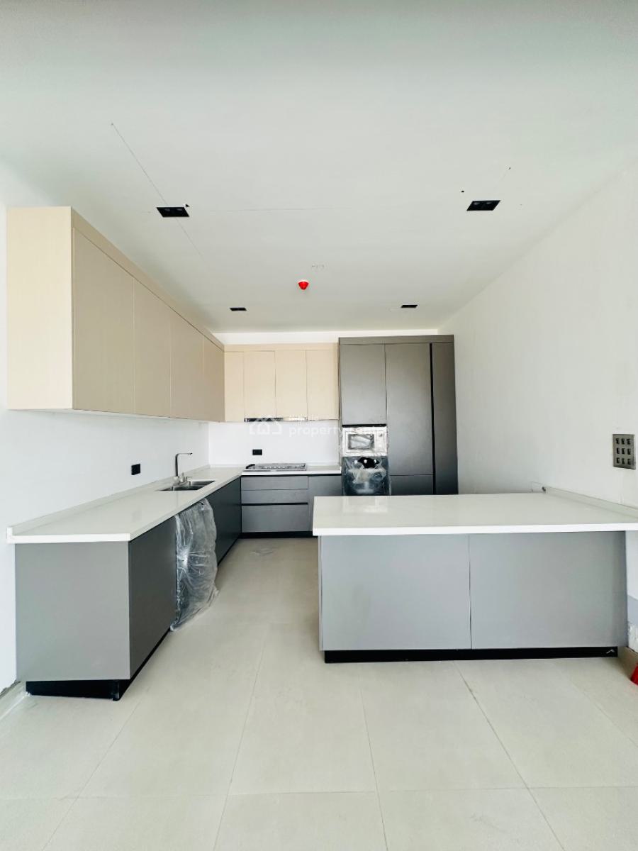 Spaciously Built 3 Bedroom Apartment with Pool, Gym & Elevator, Lekki Phase 1, Lekki, Lagos, Flat / Apartment for Sale