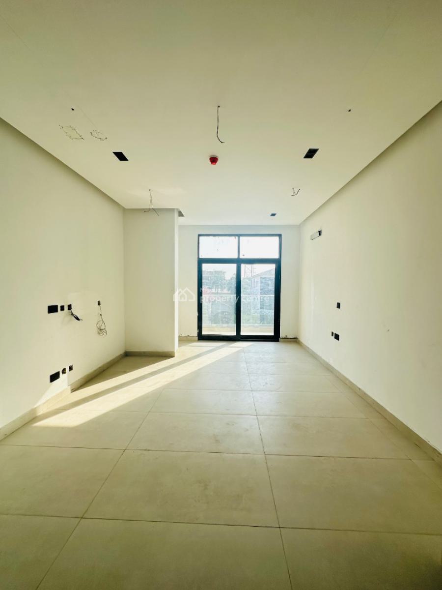 Spaciously Built 3 Bedroom Apartment with Pool, Gym & Elevator, Lekki Phase 1, Lekki, Lagos, Flat / Apartment for Sale