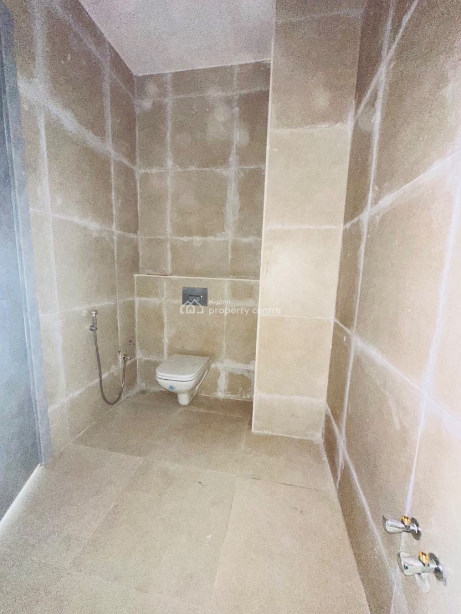 Spaciously Built 3 Bedroom Apartment with Pool, Gym & Elevator, Lekki Phase 1, Lekki, Lagos, Flat / Apartment for Sale