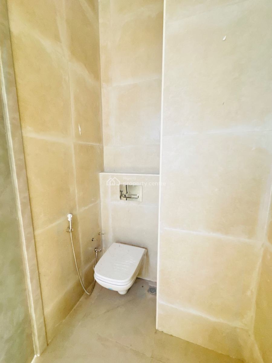 Spaciously Built 3 Bedroom Apartment with Pool, Gym & Elevator, Lekki Phase 1, Lekki, Lagos, Flat / Apartment for Sale