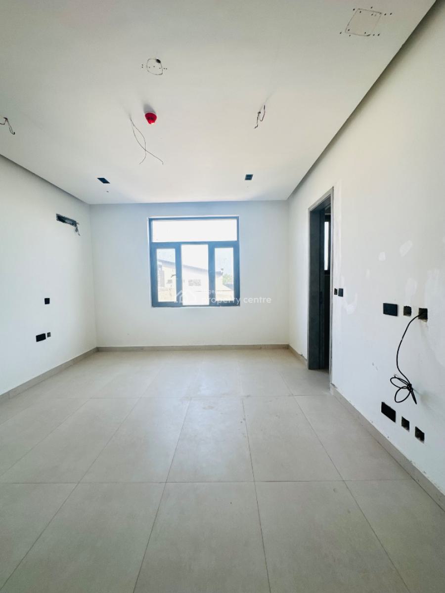 Spaciously Built 3 Bedroom Apartment with Pool, Gym & Elevator, Lekki Phase 1, Lekki, Lagos, Flat / Apartment for Sale