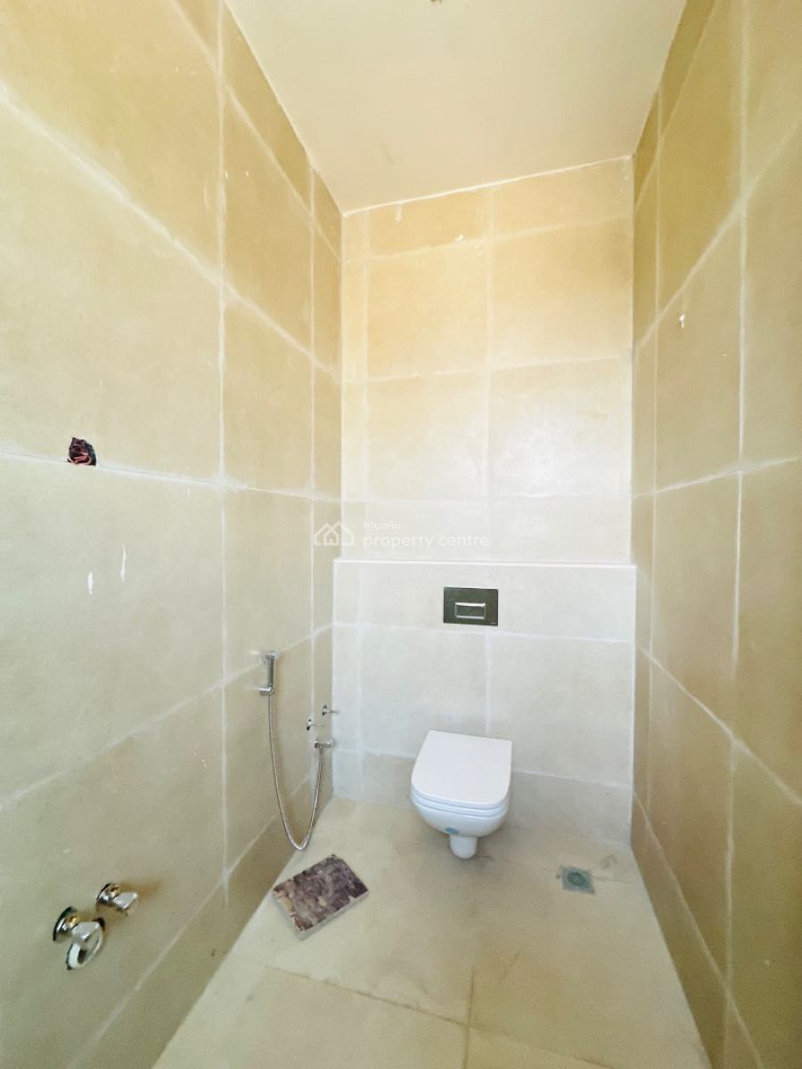 Spaciously Built 3 Bedroom Apartment with Pool, Gym & Elevator, Lekki Phase 1, Lekki, Lagos, Flat / Apartment for Sale