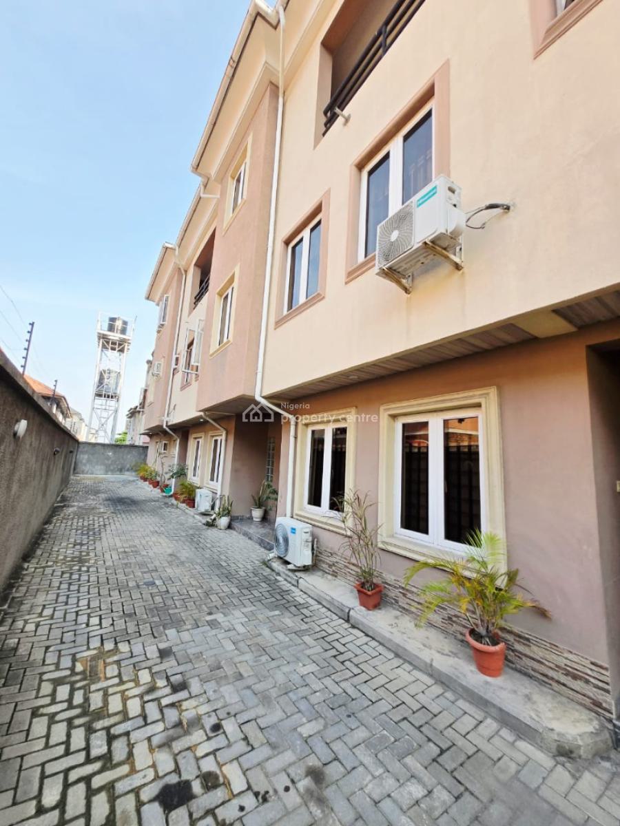 a Well Spacious 4-bedroom Maisonettes, Lekki Phase 1, Lekki, Lagos, Terraced Duplex for Rent
