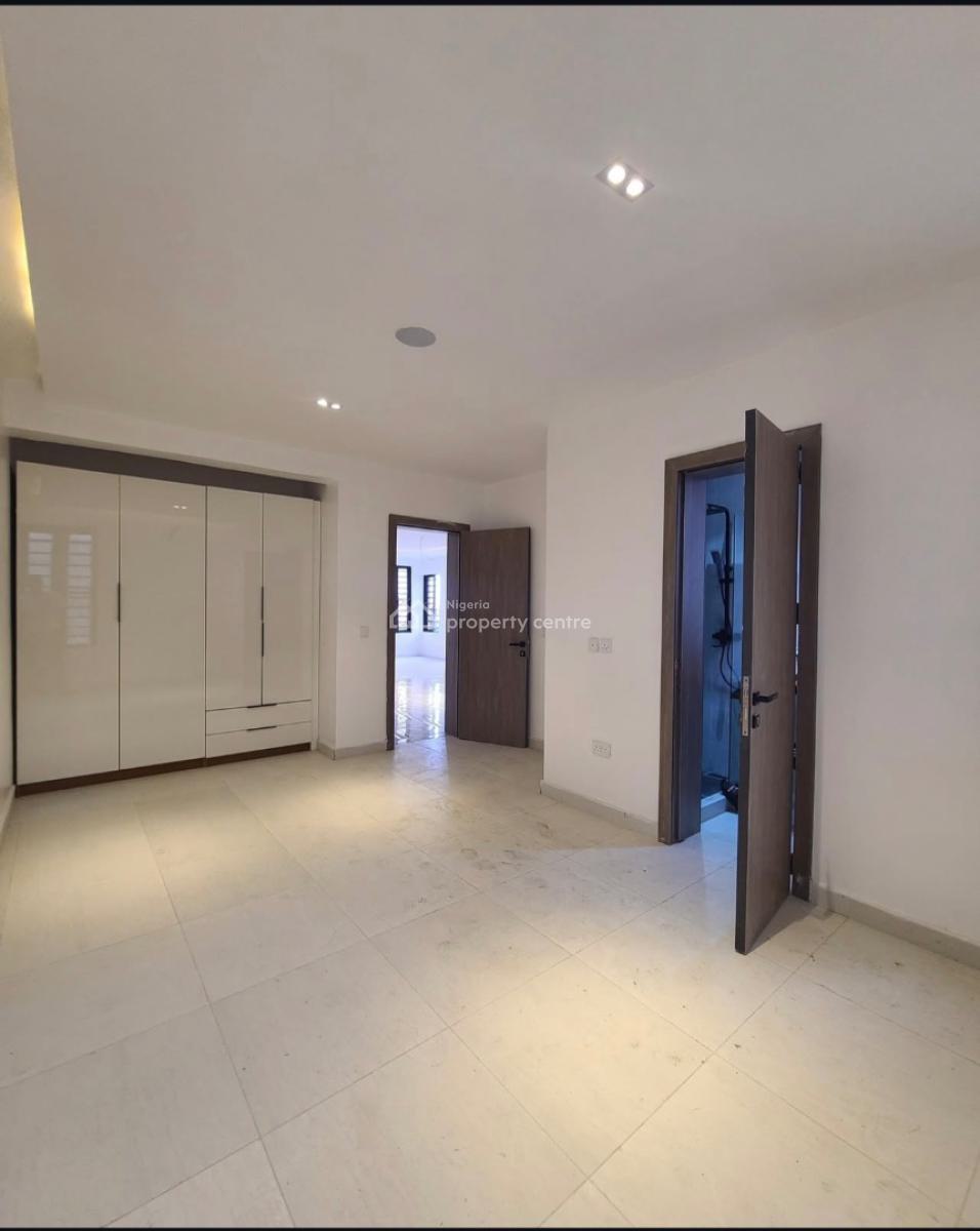 Well Built 2 Bedroom Apartment in a Serviced Estate, Agungi, Lekki, Lagos, Flat / Apartment for Sale