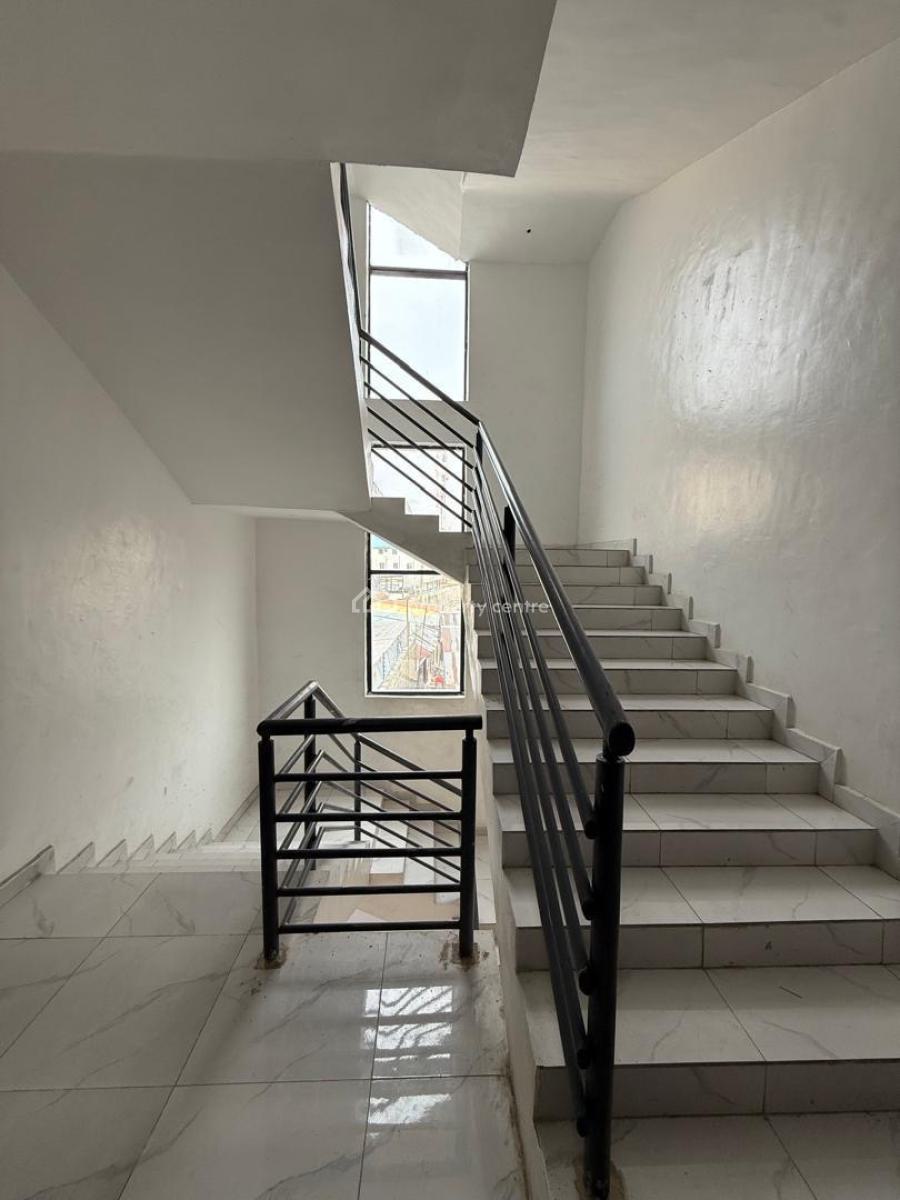 Distress Sharp and Spacious 2 Bedroom with Elevator and Swimming Pool, Nicon Area .., Ikate, Lekki, Lagos, Flat / Apartment for Sale