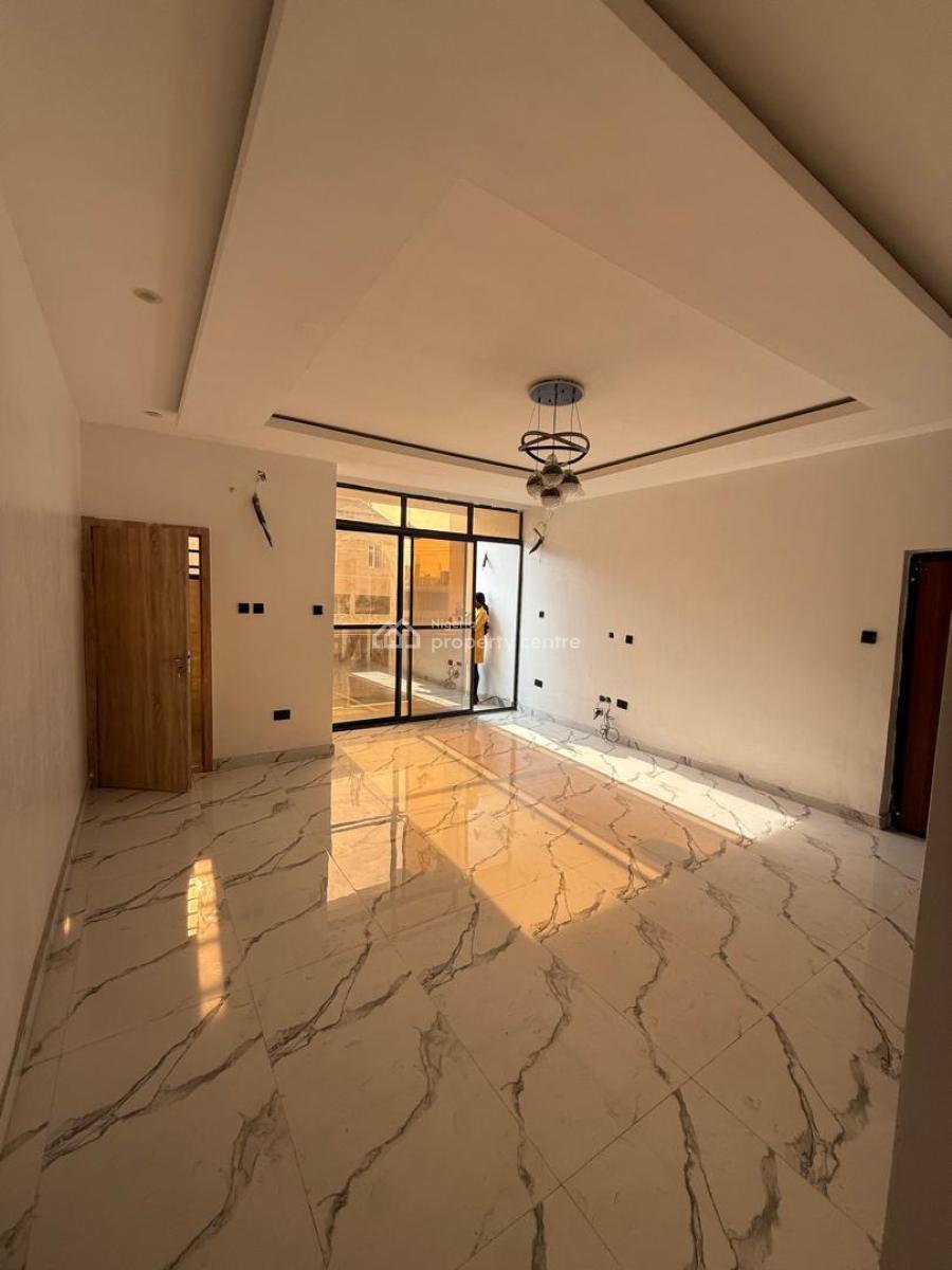 Distress Sharp and Spacious 2 Bedroom with Elevator and Swimming Pool, Nicon Area .., Ikate, Lekki, Lagos, Flat / Apartment for Sale