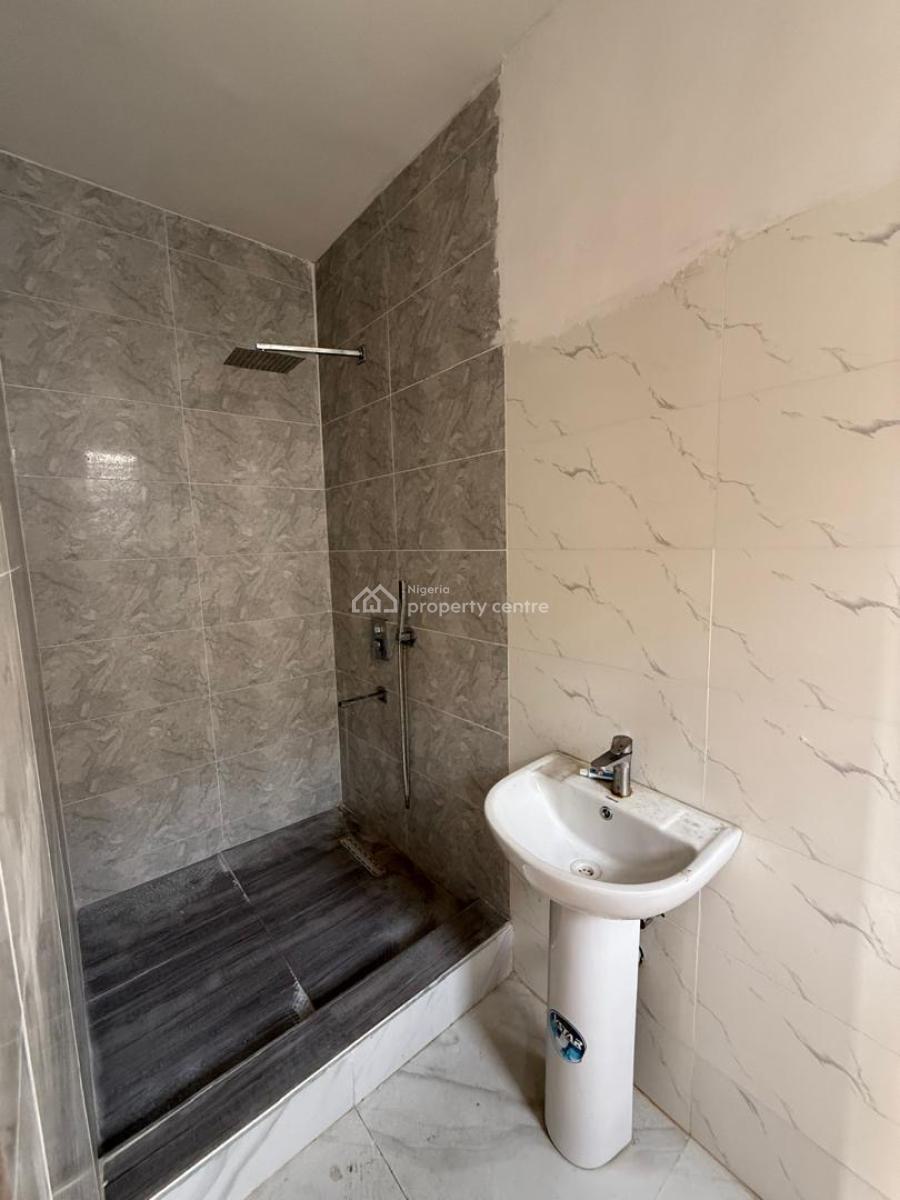 Distress Sharp and Spacious 2 Bedroom with Elevator and Swimming Pool, Nicon Area .., Ikate, Lekki, Lagos, Flat / Apartment for Sale